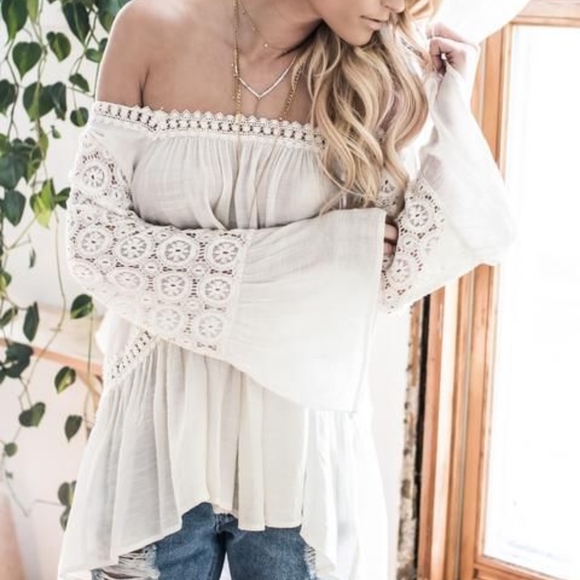 Vici Collection Delilah Lace Top - Picture 2 of 5